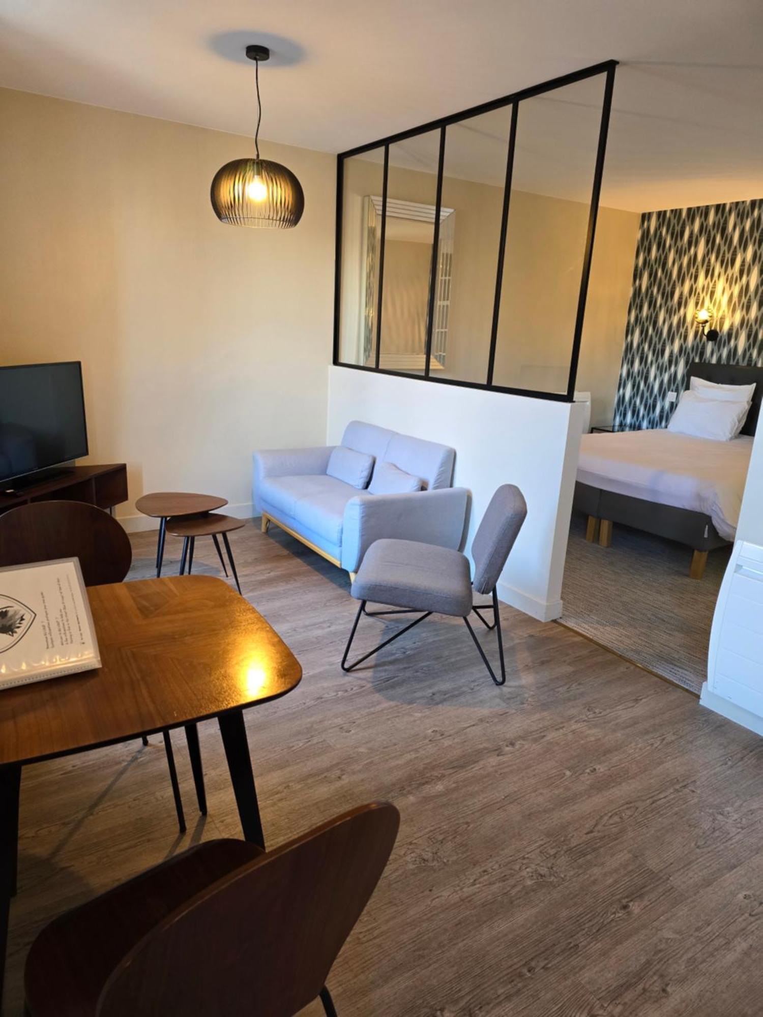 Au Loup Historic Apartments Байе Экстерьер фото
