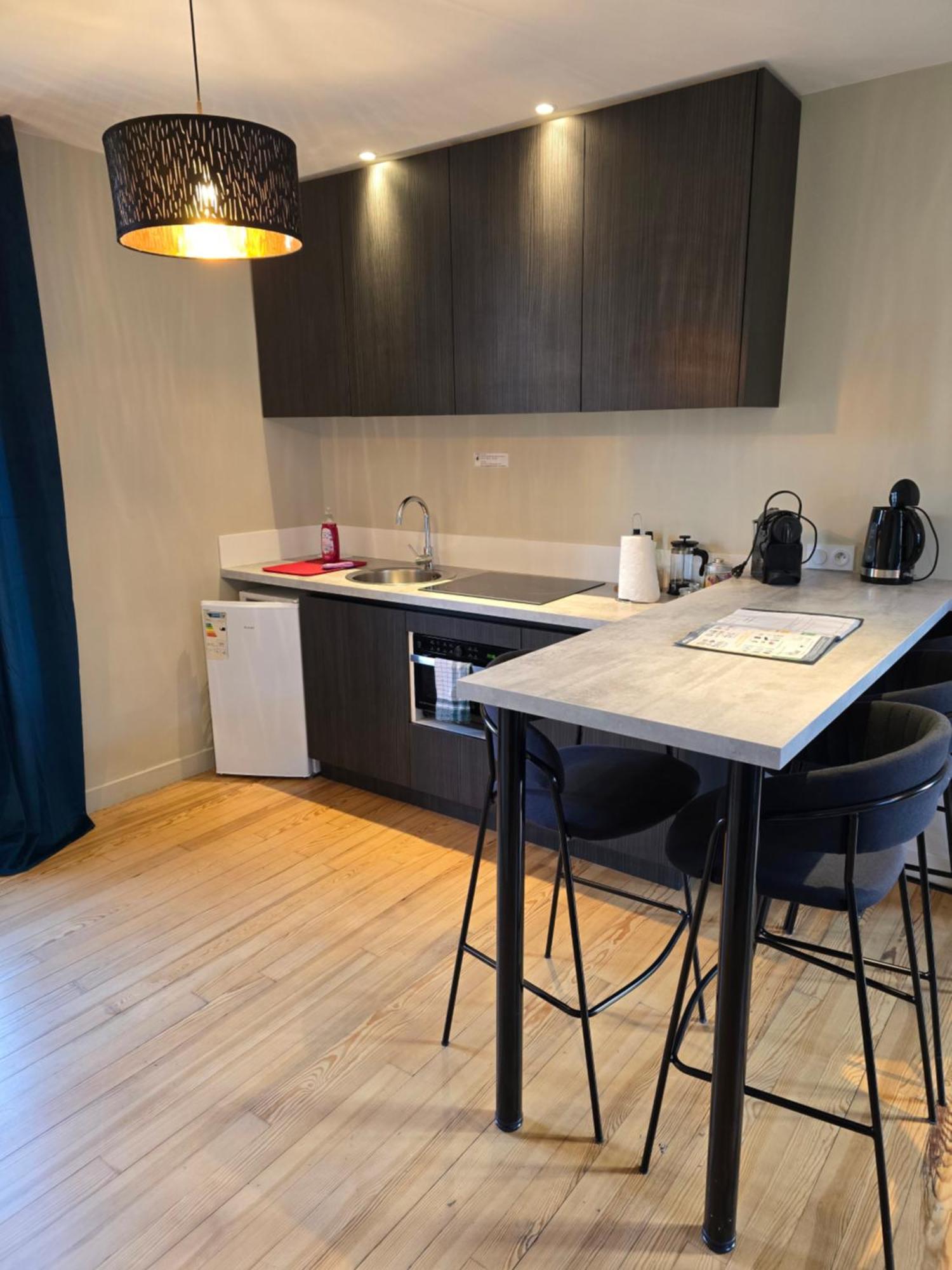 Au Loup Historic Apartments Байе Экстерьер фото