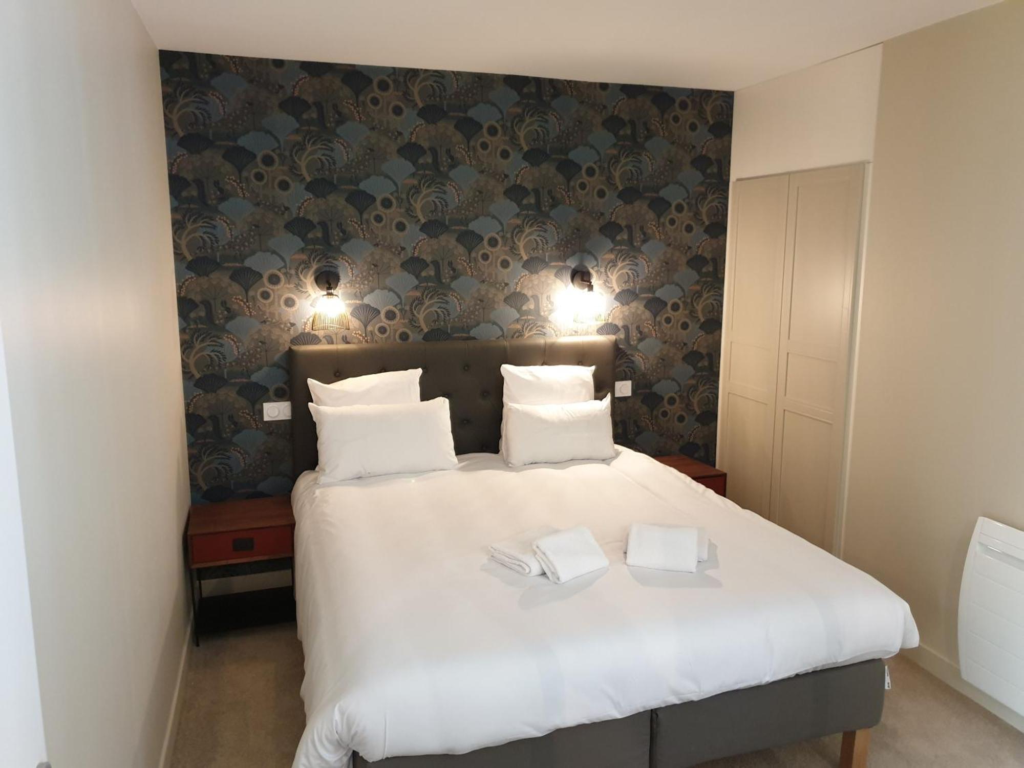 Au Loup Historic Apartments Байе Номер фото